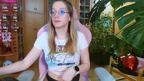 Nicole online show from February 16, 2025, 2:42 am