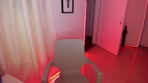     online show from January 28, 2025, 2:11 am