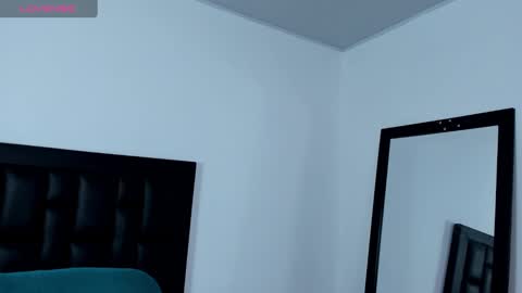 Snapshot of maia_davies chatting on December 4, 2024, 4:16 pm Maia online show from December 4, 2024, 4:16 pm