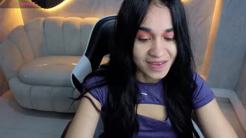 Snapshot of maia_tx chatting on October 27, 2025, 1:04 pm Online 800 to 1400 online show from October 27, 2025, 1:04 pm