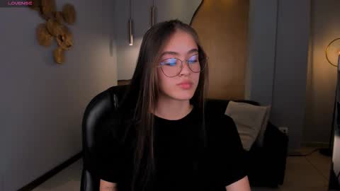 Snapshot of maiacollins chatting on October 1, 2025, 6:36 pm Maia online show from October 1, 2025, 6:36 pm