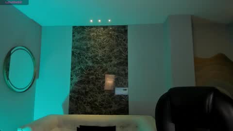  Maia  online show from November 10, 2025, 8:19 pm