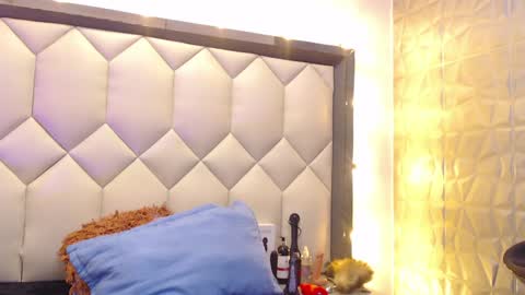 Maia  online show from January 22, 2025, 8:49 pm