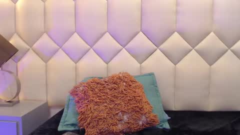 Maia  online show from February 19, 2025, 6:54 pm