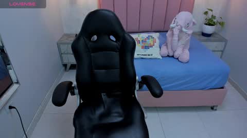 Snapshot of mailylove1 chatting on February 11, 2025, 12:58 pm M A I L Y online show from February 11, 2025, 12:58 pm