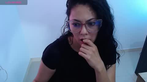 Snapshot of mailywindsor chatting on January 24, 2025, 3:13 pm Maily online show from January 24, 2025, 3:13 pm