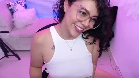 Snapshot of mailywindsor chatting on October 1, 2025, 8:37 pm Maily online show from October 1, 2025, 8:37 pm