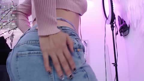 Snapshot of mailywindsor chatting on October 27, 2025, 8:24 pm Maily online show from October 27, 2025, 8:24 pm