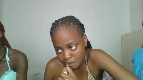 Snapshot of maira_luv1 chatting on December 13, 2025, 10:15 pm maira luv1 online show from December 13, 2025, 10:15 pm