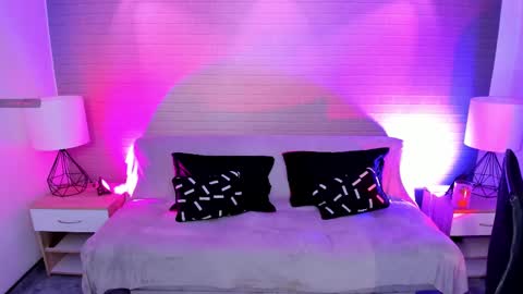Snapshot of makarena_medina chatting on March 6, 2025, 11:58 am Makarena online show from March 6, 2025, 11:58 am
