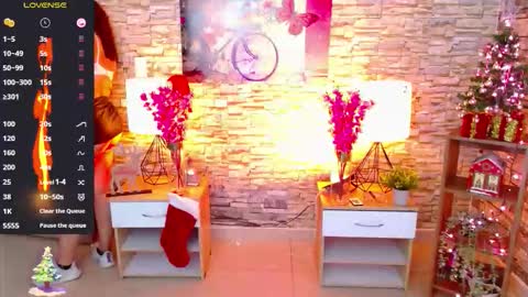 Snapshot of makarena_medina chatting on December 3, 2025, 9:51 am Makarena online show from December 3, 2025, 9:51 am