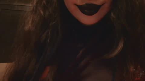 Makayla online show from October 15, 2025, 6:35 am