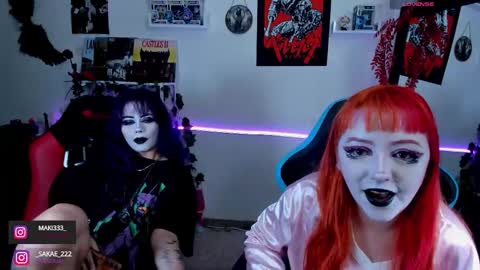 Snapshot of makii_33 chatting on October 3, 2025, 11:29 am ...  ... online show from October 3, 2025, 11:29 am