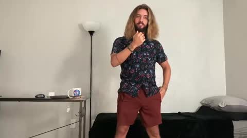 Snapshot of makingmoans chatting on November 15, 2025, 3:52 pm Mack Makingmoans Twitter online show from November 15, 2025, 3:52 pm