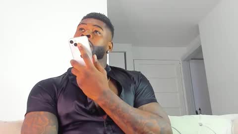 Makonnen online show from November 3, 2025, 4:14 am