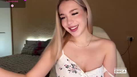 Snapshot of maksisisia chatting on November 30, 2025, 1:48 pm maksisisia online show from November 30, 2025, 1:48 pm