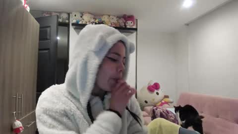 Snapshot of mal_norma chatting on November 1, 2025, 12:23 am Mal Norma online show from November 1, 2025, 12:23 am