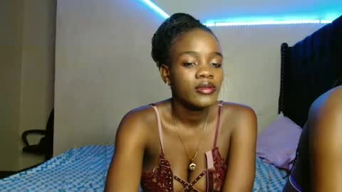 Snapshot of malani_malia chatting on November 13, 2025, 3:33 pm malani_malia online show from November 13, 2025, 3:33 pm