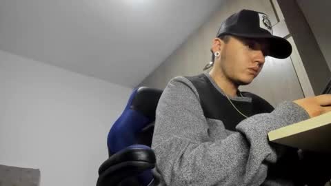 Snapshot of male_pussy chatting on November 4, 2025, 2:21 am ADAM online show from November 4, 2025, 2:21 am