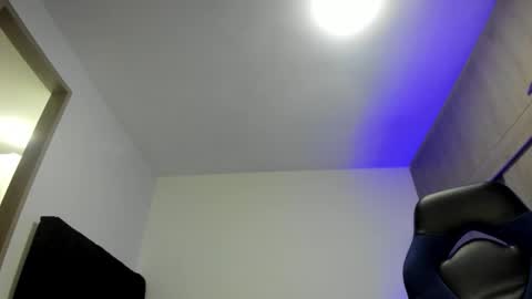 Snapshot of male_pussy chatting on November 6, 2025, 2:12 am ADAM online show from November 6, 2025, 2:12 am