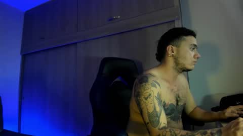 Snapshot of male_pussy chatting on December 1, 2025, 9:42 pm ADAM online show from December 1, 2025, 9:42 pm