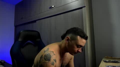 Snapshot of male_pussy chatting on December 4, 2025, 9:34 pm ADAM online show from December 4, 2025, 9:34 pm