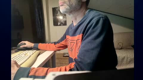 malebitch99999 online show from December 16, 2025, 7:46 am