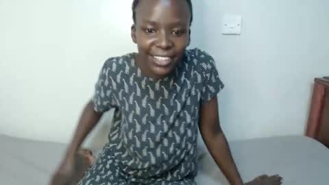 Snapshot of malia_latifa chatting on October 27, 2025, 12:42 pm lati online show from October 27, 2025, 12:42 pm