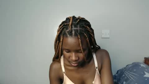 Snapshot of malia_latifa chatting on October 30, 2025, 2:02 am lati online show from October 30, 2025, 2:02 am