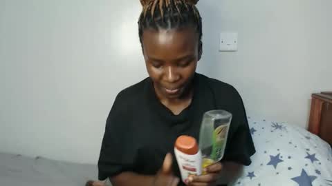 Snapshot of malia_latifa chatting on October 30, 2025, 2:07 pm lati online show from October 30, 2025, 2:07 pm