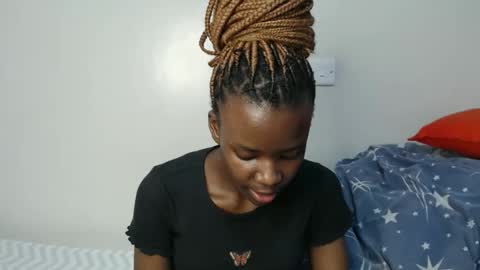 Snapshot of malia_latifa chatting on November 1, 2025, 12:29 pm lati online show from November 1, 2025, 12:29 pm