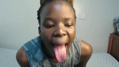 Snapshot of malia_latifa chatting on November 26, 2025, 12:39 pm lati online show from November 26, 2025, 12:39 pm