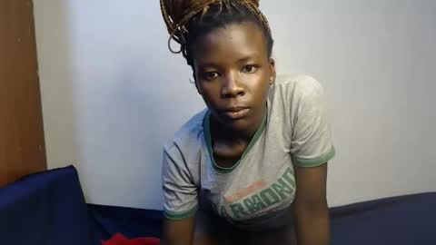 Snapshot of malia_latifa chatting on December 1, 2025, 12:04 am lati online show from December 1, 2025, 12:04 am