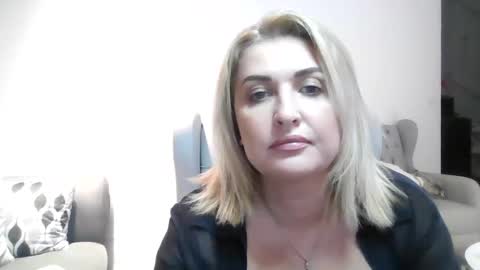 Snapshot of malorine chatting on November 16, 2025, 7:08 pm malorine online show from November 16, 2025, 7:08 pm