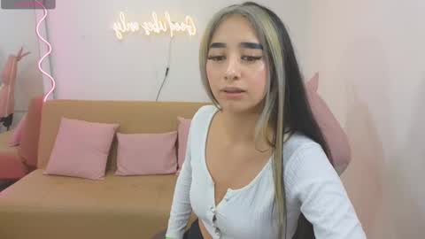 Snapshot of malory_tay chatting on February 8, 2025, 7:05 pm Malory online show from February 8, 2025, 7:05 pm