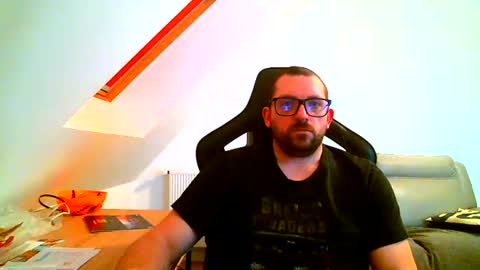 Snapshot of malou2927 chatting on December 14, 2024, 8:18 pm breton online show from December 14, 2024, 8:18 pm