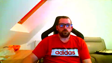 Snapshot of malou2927 chatting on December 17, 2024, 5:36 pm breton online show from December 17, 2024, 5:36 pm