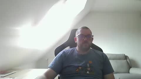 Snapshot of malou2927 chatting on January 19, 2025, 12:50 pm breton online show from January 19, 2025, 12:50 pm