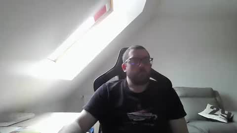 Snapshot of malou2927 chatting on February 23, 2025, 12:16 pm breton online show from February 23, 2025, 12:16 pm