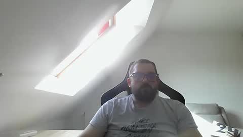 Snapshot of malou2927 chatting on February 24, 2025, 2:15 pm breton online show from February 24, 2025, 2:15 pm