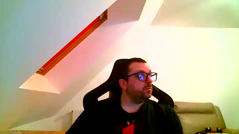 Snapshot of malou2927 chatting on March 1, 2025, 7:48 pm breton online show from March 1, 2025, 7:48 pm