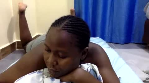 Snapshot of mamasita2023 chatting on November 23, 2025, 6:30 pm mamasita2023 online show from November 23, 2025, 6:30 pm