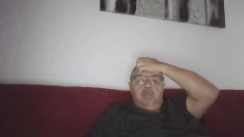 Snapshot of mambow99 chatting on November 2, 2025, 3:47 pm OLDMANFREE online show from November 2, 2025, 3:47 pm