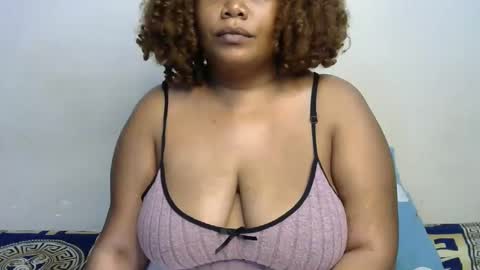 Snapshot of mamuuu_ chatting on December 15, 2025, 8:40 am mamuuu_ online show from December 15, 2025, 8:40 am