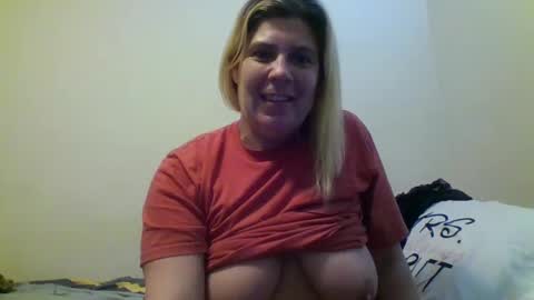 Snapshot of mandilube39 chatting on December 20, 2024, 2:49 pm mindy22 online show from December 20, 2024, 2:49 pm