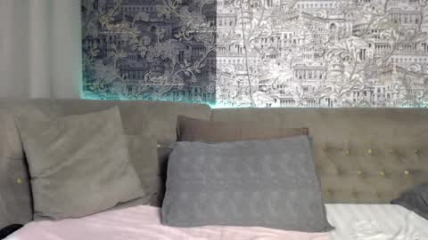 Mandy  online show from January 12, 2025, 1:27 pm