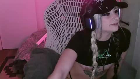 Snapshot of manicpixieslutt chatting on November 20, 2025, 9:47 pm manicpixieslutt online show from November 20, 2025, 9:47 pm