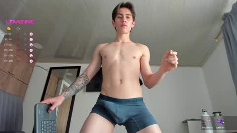 manucute 23  online show from December 17, 2024, 2:44 pm