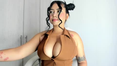 Snapshot of manuela_anderson chatting on October 4, 2025, 3:32 pm MANUELA online show from October 4, 2025, 3:32 pm