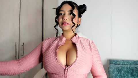 Snapshot of manuela_anderson chatting on December 4, 2025, 3:54 pm MANUELA online show from December 4, 2025, 3:54 pm